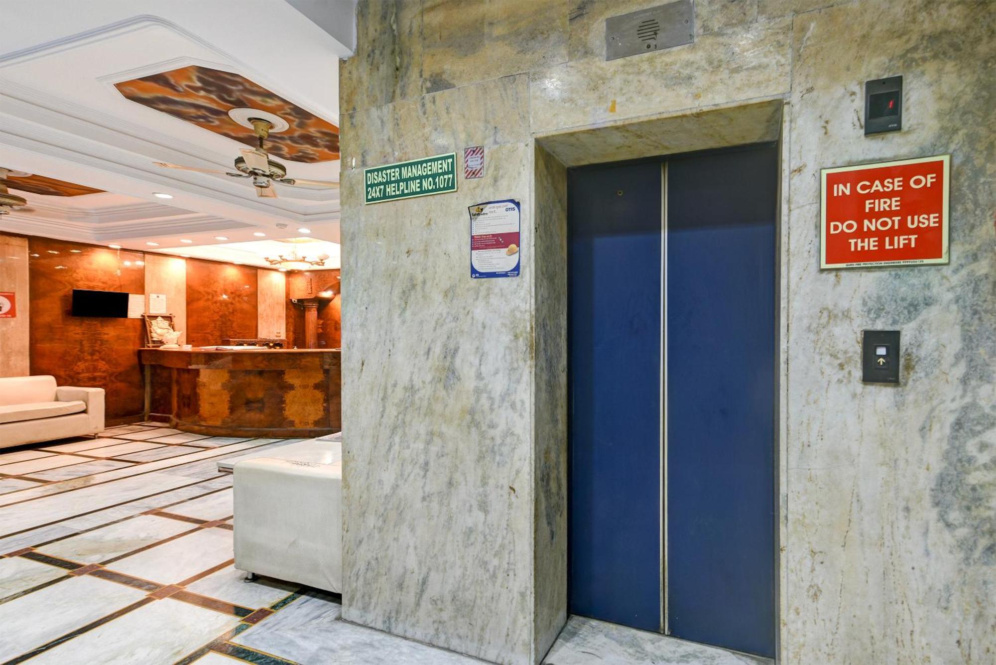 Hotel Geet Deluxe New Delhi Exterior photo